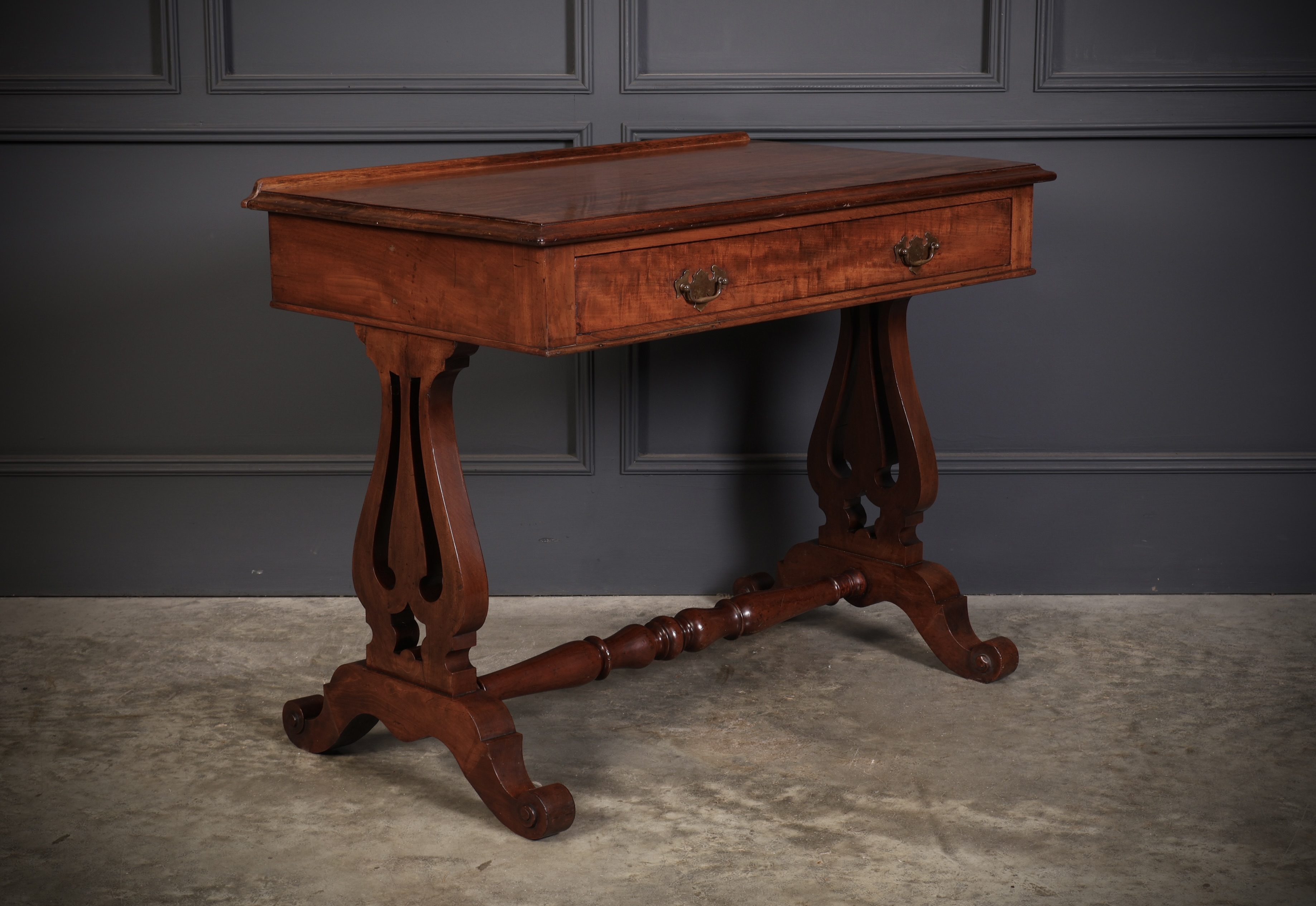 Quality Victorian Mahogany Side Table Antique side tables Antique Furniture 4